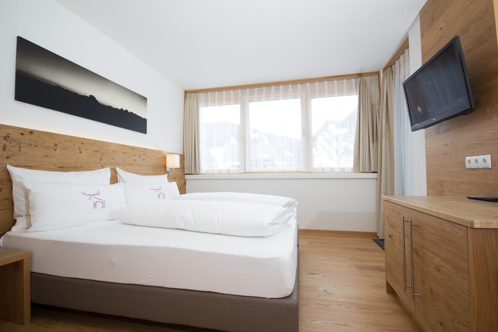 Berglife Appartements Serfaus Pokoj fotografie