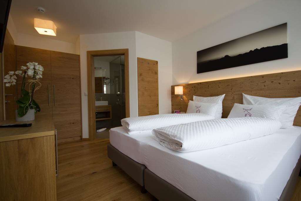 Berglife Appartements Serfaus Pokoj fotografie